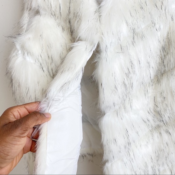 White Faux Fur Vest - Picture 5 of 8